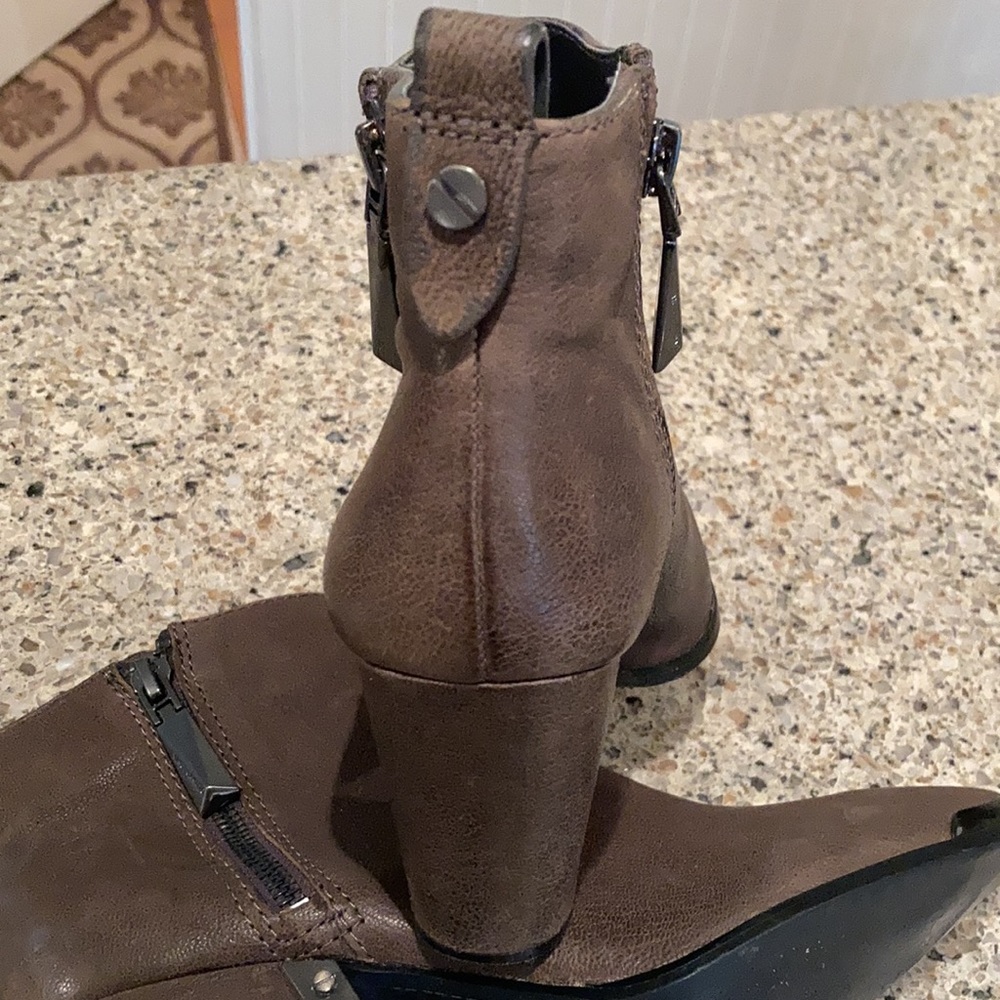 7.5 Women’s Vince Camuto Amori Bootie - Picture 10 of 10